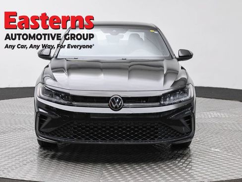 Used 2025 Volkswagen Jetta Sport FWD image 2