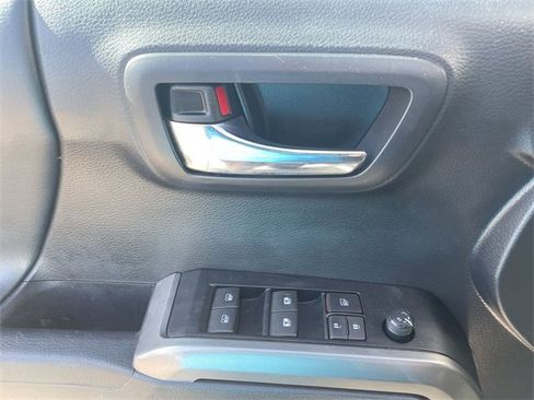 Used 2022 Toyota Tacoma Limited image 23
