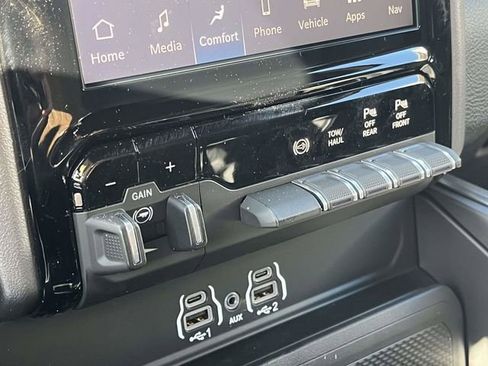 New 2026 RAM 2500 Big Horn AWD/4WD image 25