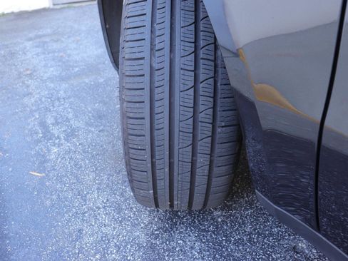 Used 2024 Porsche Macan image 37