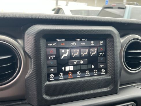 Used 2022 Jeep Wrangler Sport AWD/4WD image 21