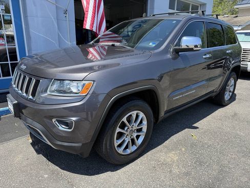 Used 2015 Jeep Grand Cherokee Limited w/ Trailer Tow Group IV AWD/4WD image 3
