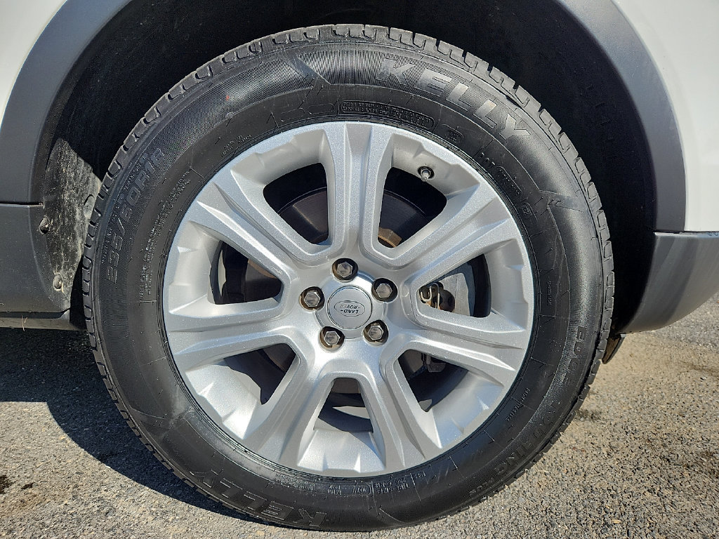 Used 2018 Land Rover Range Rover Evoque SE AWD/4WD image 8