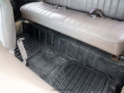 Used 1992 Ford Bronco Custom AWD/4WD image 97