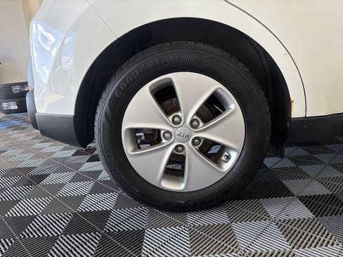 Used 2016 Kia Soul w/ Convenience Package FWD image 24