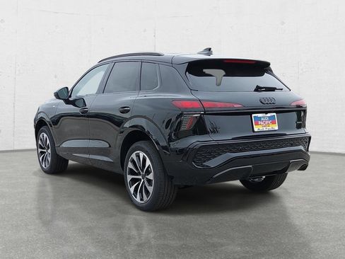 New 2026 Audi Q3 quattro 2.0T AWD/4WD image 7
