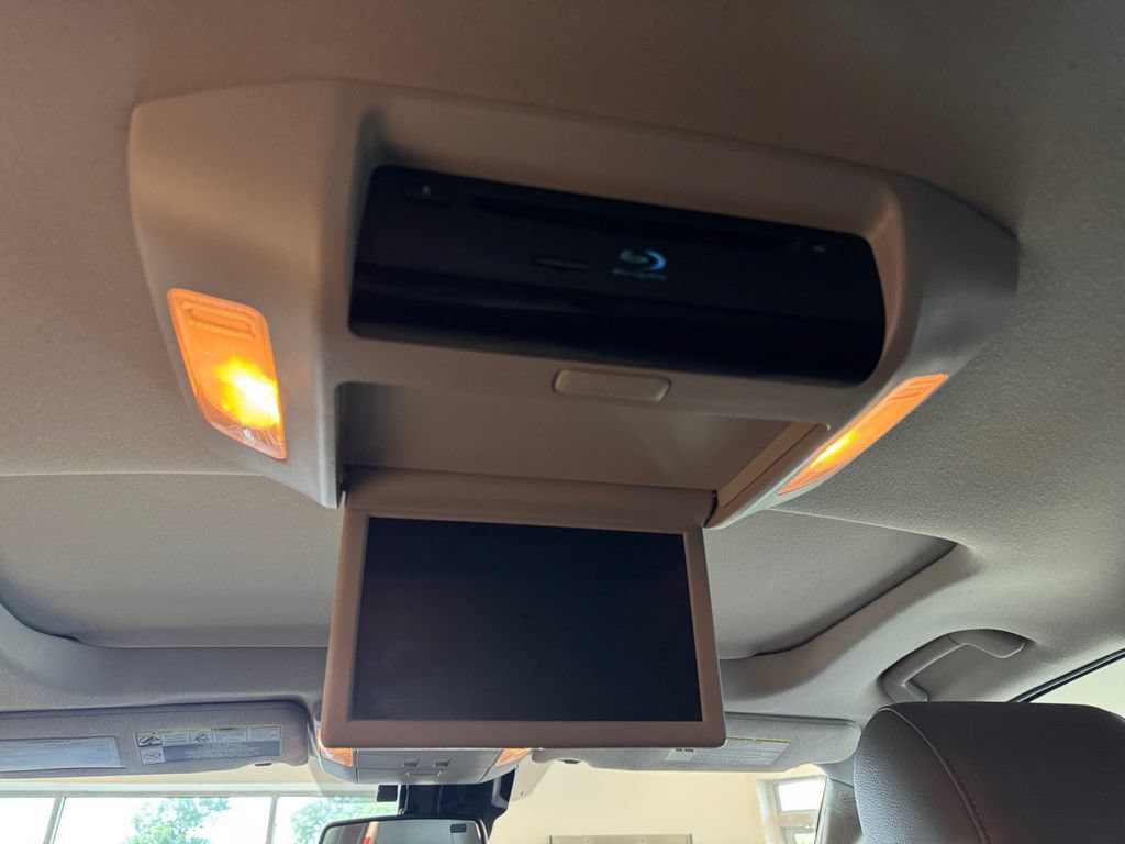 Used 2018 Toyota Sequoia Platinum AWD/4WD image 21