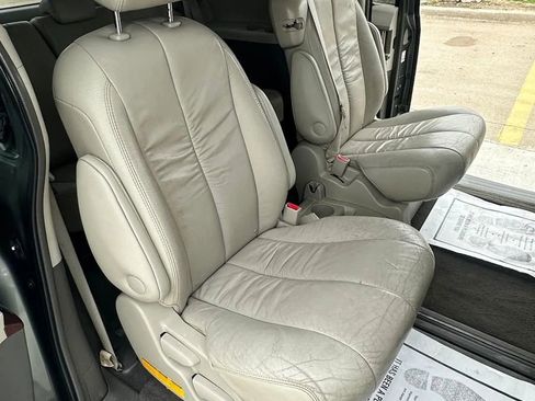 Used 2011 Toyota Sienna XLE w/ XLE Navigation Pkg FWD image 10