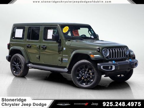 Used 2024 Jeep Wrangler Unlimited Sahara w/ Technology Group AWD/4WD image 1