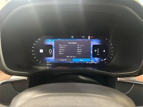 Used 2024 Volvo XC60 B5 Plus AWD/4WD image 17