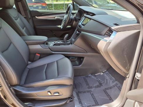 New 2026 Cadillac XT5 Luxury image 9