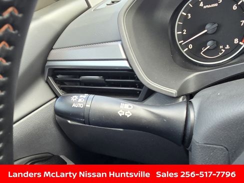 Used 2025 Nissan Altima 2.5 SR image 25