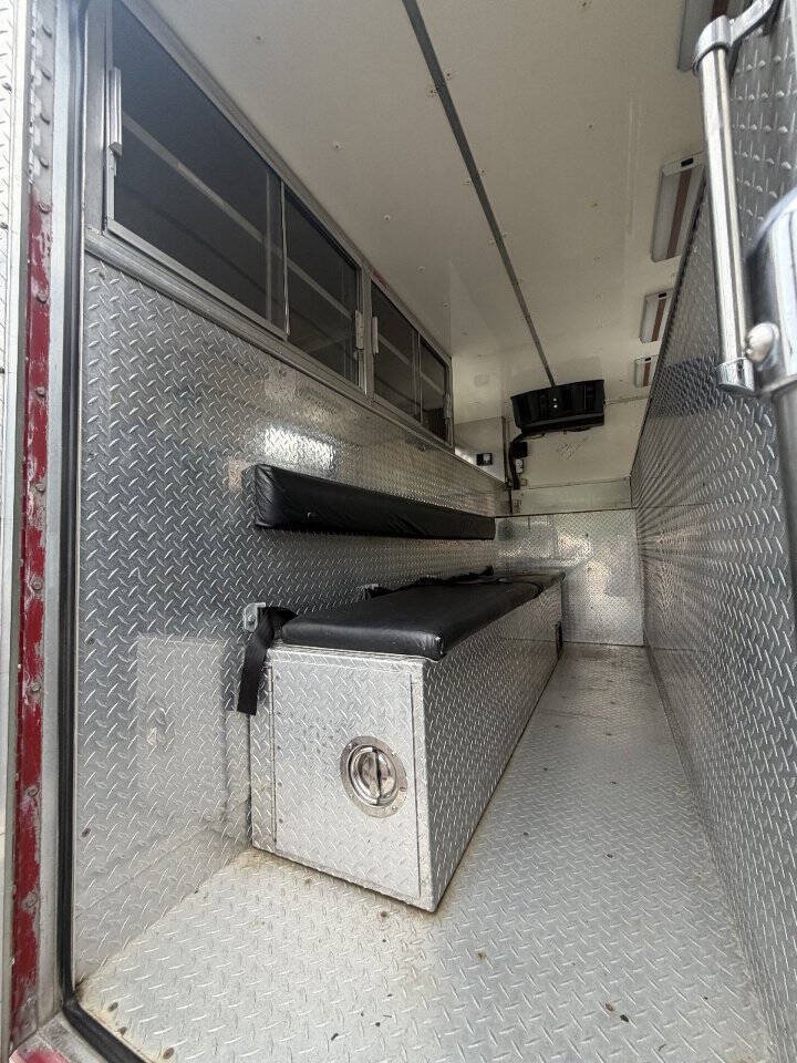 Used 1999 Ford F450 4x4 Regular Cab Super Duty image 22