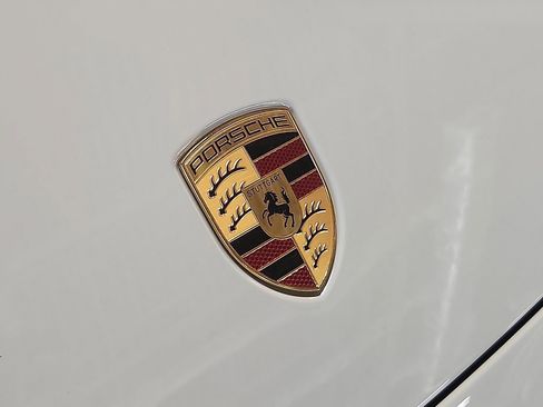 New 2026 Porsche Macan 4 Electric image 26