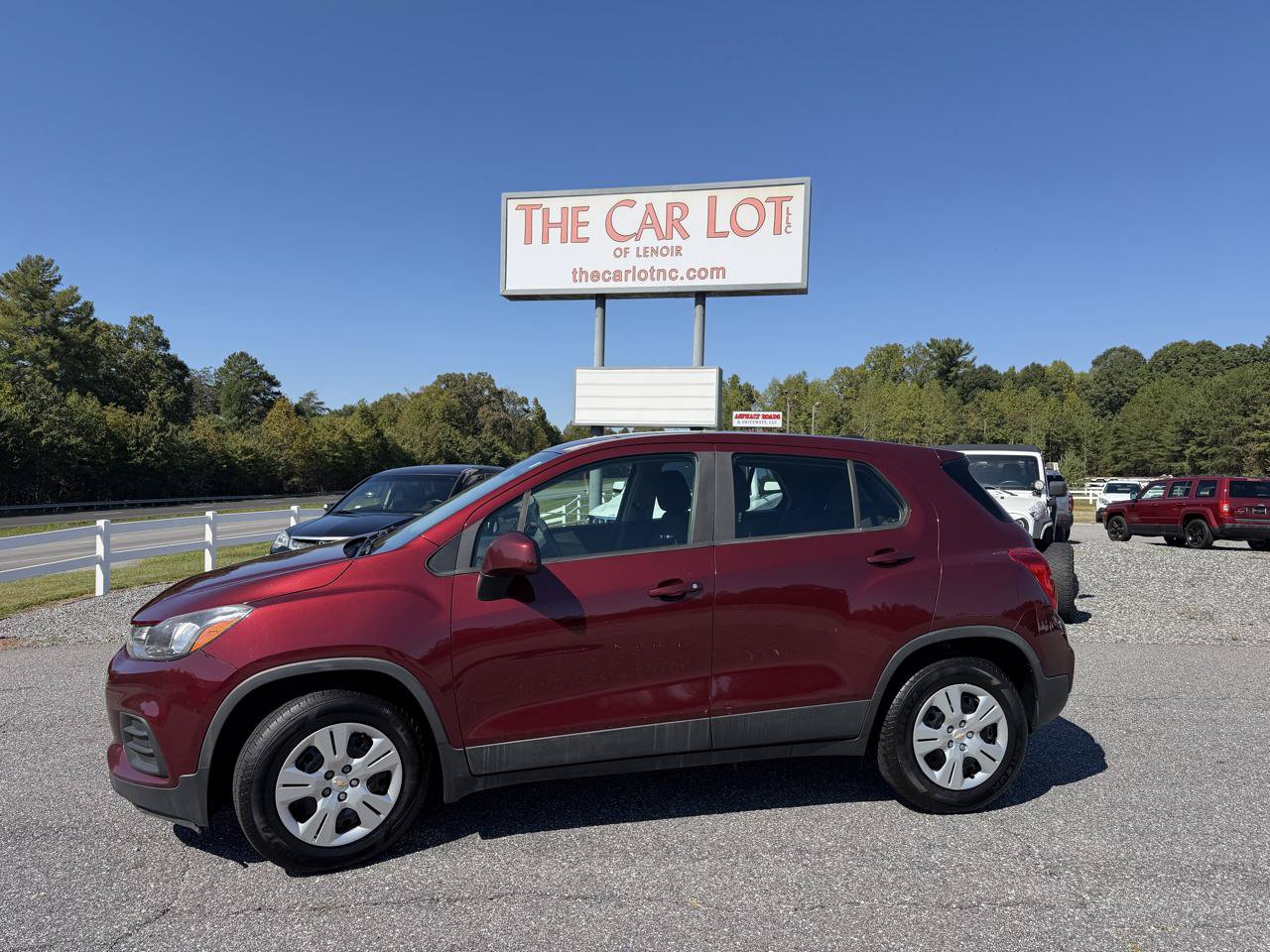 Used 2017 Chevrolet Trax LS FWD image 1