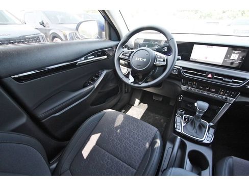 New 2026 Kia Seltos S FWD image 10