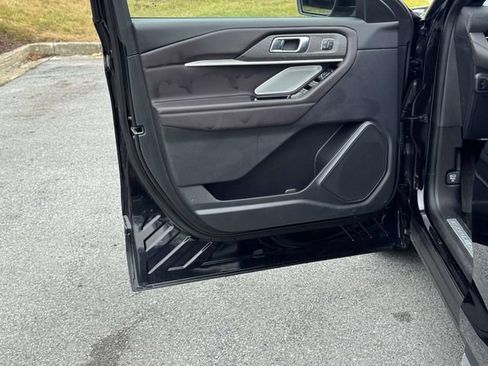 Certified 2026 Ford Explorer Platinum AWD/4WD image 14
