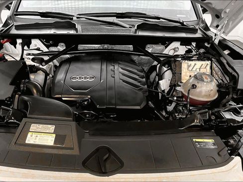 Used 2021 Audi Q5 Premium Plus w/ Premium Plus Package image 29