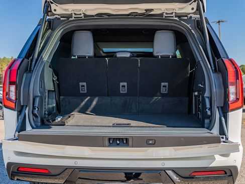 New 2025 Ford Expedition Platinum w/ Stealth Appearance Package image 12