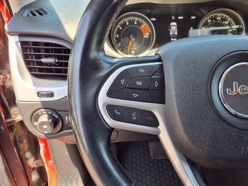 Used 2017 Jeep Cherokee Trailhawk w/ Trailer Tow Group image 10