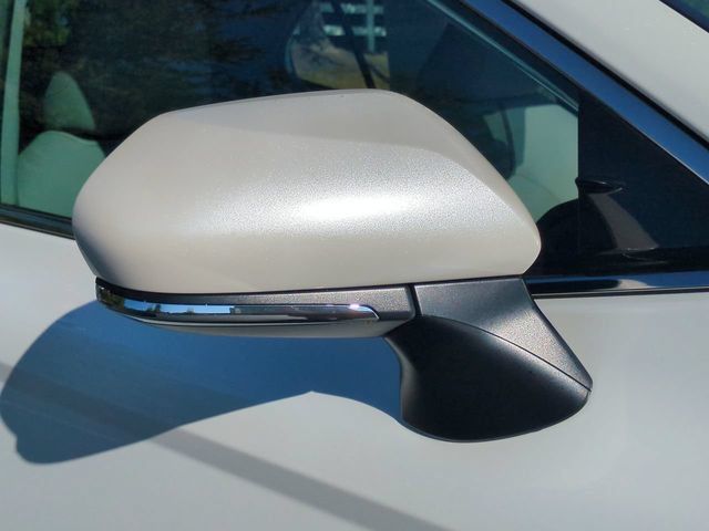 Used 2022 Toyota Camry XLE FWD image 12