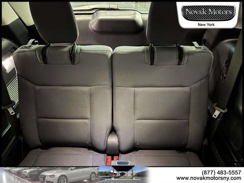 Used 2025 Ford Explorer Active AWD/4WD image 14