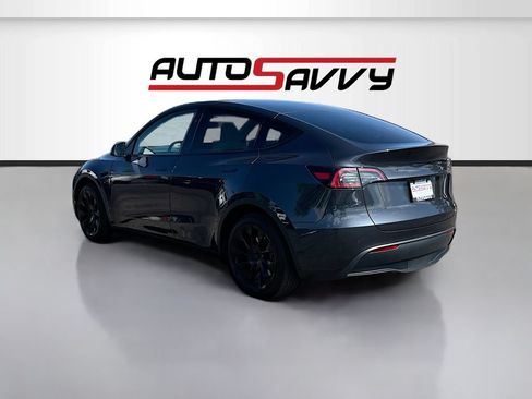 Used 2024 Tesla Model Y Long Range AWD/4WD image 5