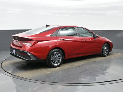 Certified 2025 Hyundai Elantra Blue image 6