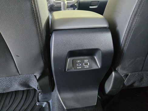 Used 2024 Subaru Crosstrek 2.0i Premium AWD/4WD image 16