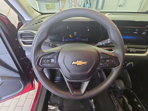 Used 2024 Chevrolet TrailBlazer LS w/ LS Convenience Package FWD image 18