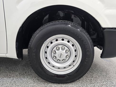 Used 2021 Nissan NV 2500 S image 24