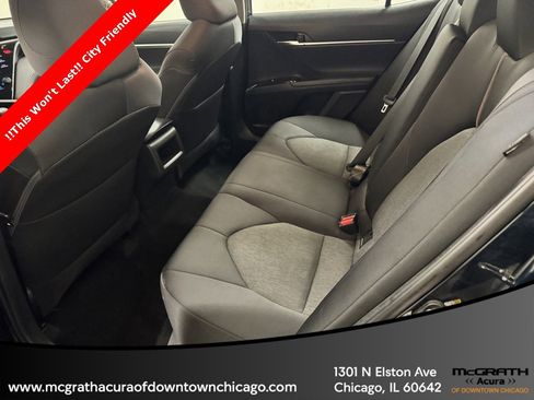 Used 2018 Toyota Camry LE image 28