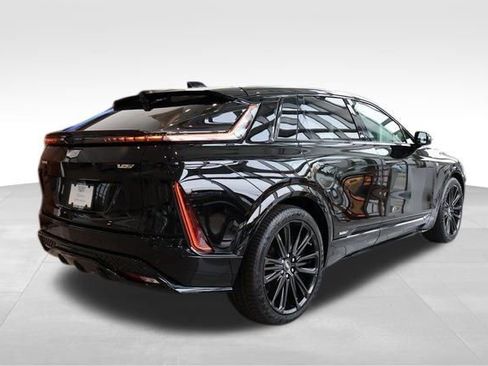 New 2026 Cadillac Lyriq V image 2