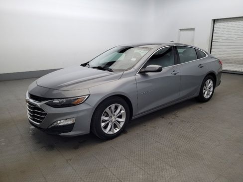 Used 2023 Chevrolet Malibu LT image 2