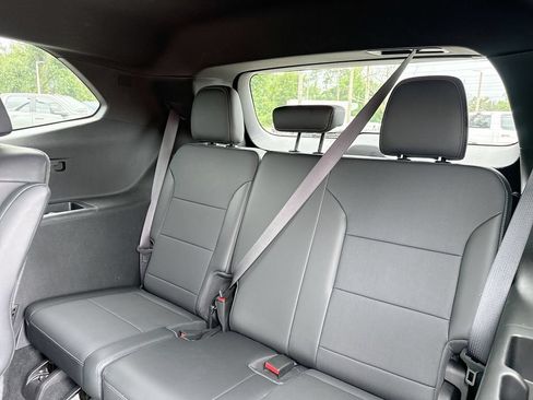 Used 2025 Buick Enclave Preferred FWD image 29