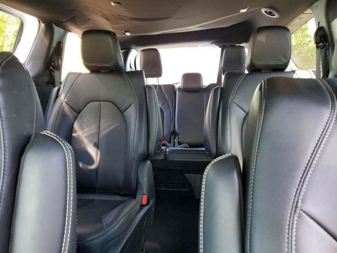 Used 2024 Chrysler Pacifica HYBRID SELECT image 6