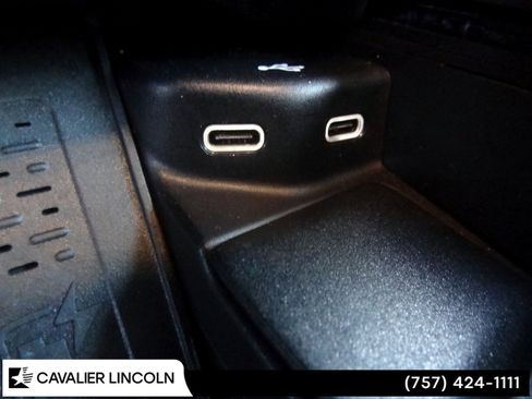 Used 2024 Mercedes-Benz GLS 450 4MATIC image 10