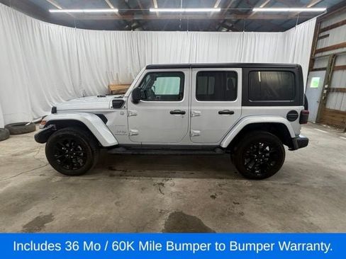 Used 2023 Jeep Wrangler Unlimited Sahara w/ Cold Weather Group AWD/4WD image 6