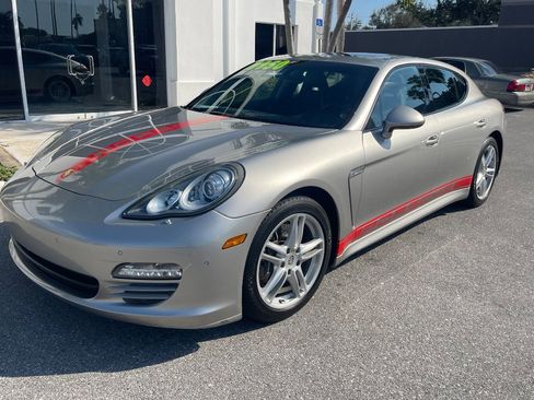 Used 2011 Porsche Panamera 4 image 4