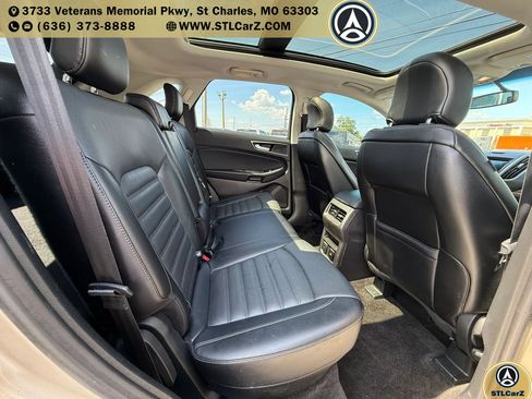 Used 2017 Ford Edge SEL w/ Equipment Group 201A AWD/4WD image 16