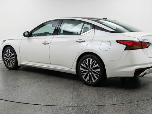Used 2025 Nissan Altima 2.5 SV FWD image 6
