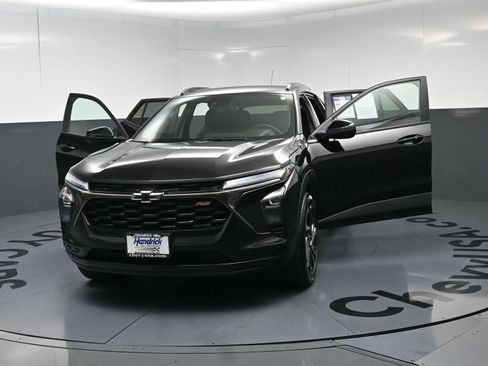 Used 2026 Chevrolet Trax RS w/ Driver Confidence Package FWD image 23