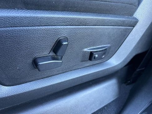 Used 2024 RAM 3500 Big Horn image 24