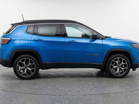 Used 2025 Jeep Compass Limited AWD/4WD image 11