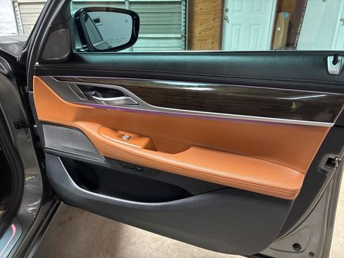 Used 2019 BMW 740i w/ Executive Package RWD image 30