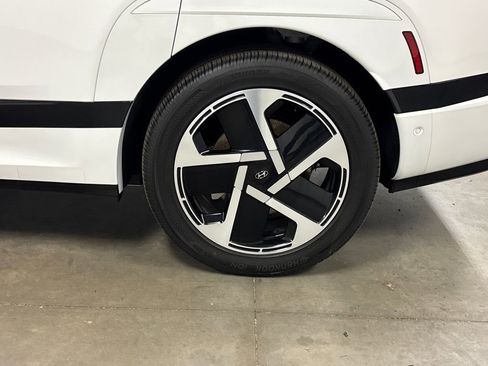 Used 2026 Hyundai Ioniq 9 Calligraphy image 12