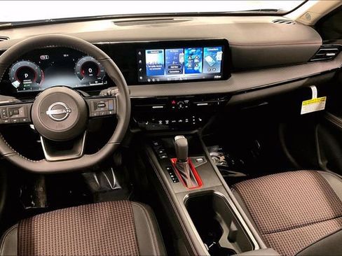 New 2026 Nissan Kicks SR w/ Cold Weather Package image 8