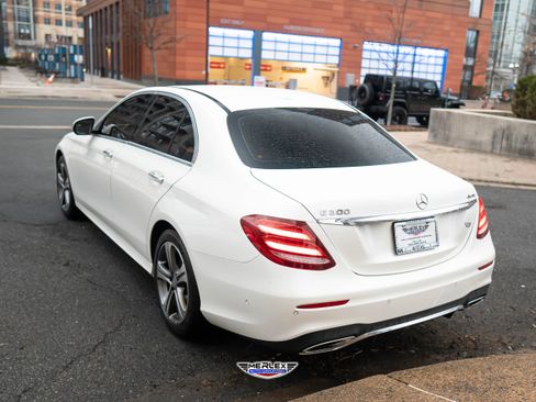 Used 2017 Mercedes-Benz E 300 300 4MATIC image 5