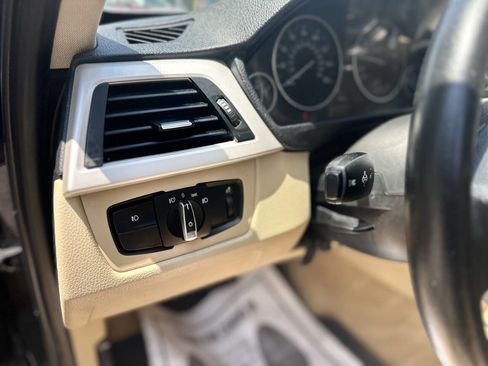 Used 2014 BMW 320i Sedan image 11