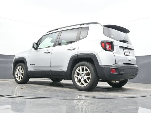 Used 2020 Jeep Renegade Latitude FWD image 28
